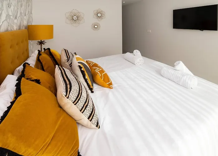 Deluxe Duplex Con Piscina Privada * 马尔韦利亚